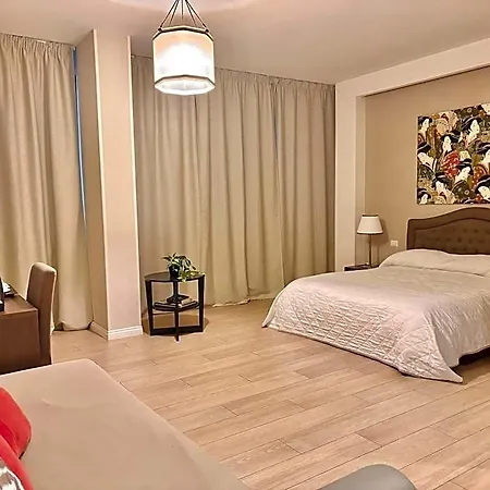 Les 4* Bari